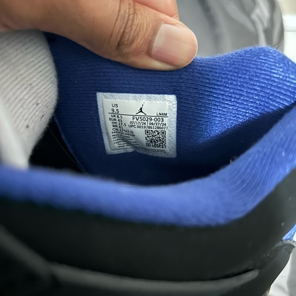 Jordan 4 Rare Air - Picture 8 of 8